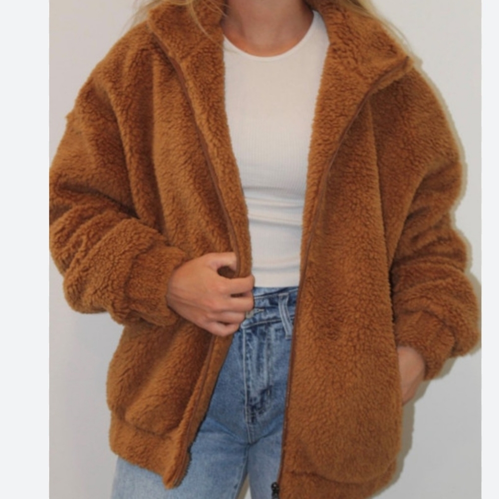 Kat Mcrae hooded sherpa